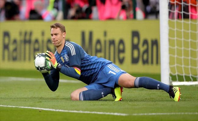Thủ môn Manuel Neuer Thủ môn Manuel Neuer