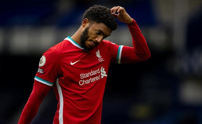 Trung vệ Joe Gomez Trung vệ Joe Gomez
