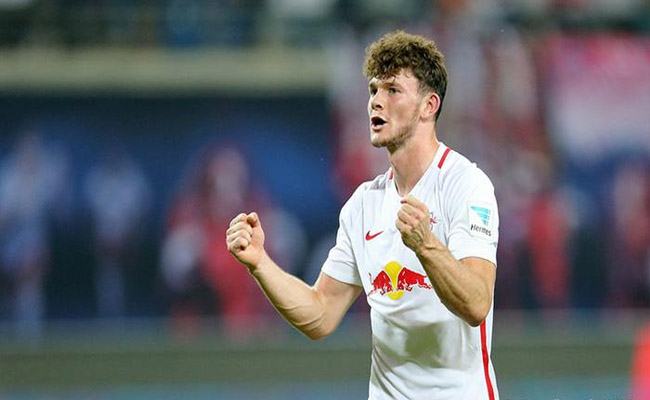 Tiền vệ trẻ Oliver Burke Tiền vệ trẻ Oliver Burke
