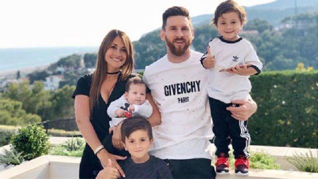 Vợ chồng Messi và con Vợ chồng Messi và con