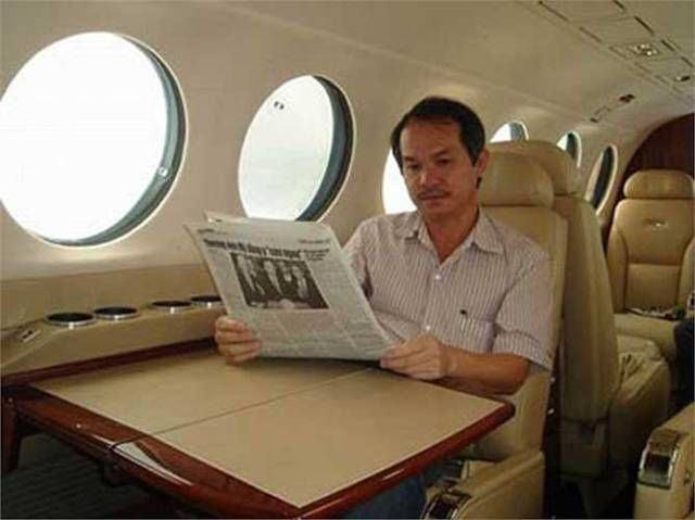 Bầu Đức sang Singapore gặp vợ và con 3 ngày /tháng Bầu Đức sang Singapore gặp vợ và con 3 ngày /tháng