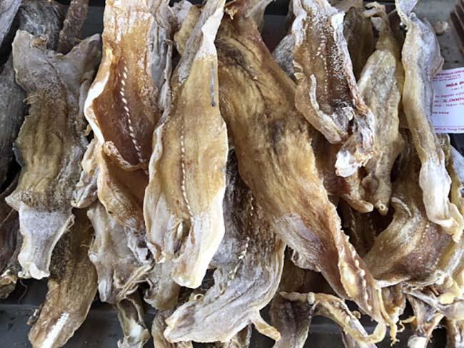Chiêm bao thấy cá khô được tặng là điềm báo gia đình bạn đang sắp có một thành viên từ xa trở về Chiêm bao thấy cá khô được tặng là điềm báo gia đình bạn đang sắp có một thành viên từ xa trở về