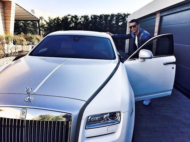 Rolls-Royce Cullinan - SUV siêu sang dẫn động bốn bánh đầu tiên Rolls-Royce Cullinan - SUV siêu sang dẫn động bốn bánh đầu tiên