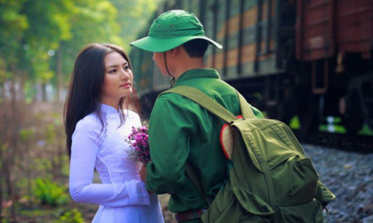 Chiêm bao chồng đi xa về mang ý nghĩa nhớ nhung mơ thấy người thân ở xa về đánh con gì