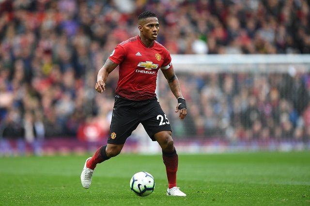 Hậu vệ Antonio Valencia trong màu áo MU Hậu vệ Antonio Valencia trong màu áo MU