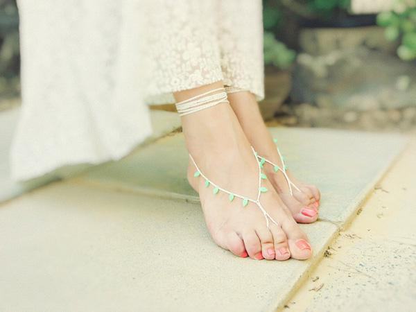 Chiêm bao thấy chân người khác là điềm báo gì? Mơ gãy chân đánh con gì nằm mơ gãy chân đánh con gì