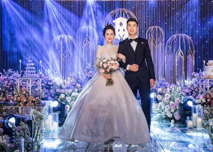 Mơ thấy đám cưới của mình với vợ chồng hiện tại ám chỉ bạn đang có cuộc sống hôn nhân vô cùng hạnh phúc Mơ thấy đám cưới của mình với vợ chồng hiện tại ám chỉ bạn đang có cuộc sống hôn nhân vô cùng hạnh phúc