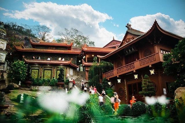 Mơ thấy đi lễ đền