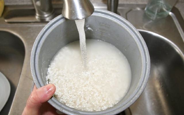 mơ thấy nồi cơm đánh con gì