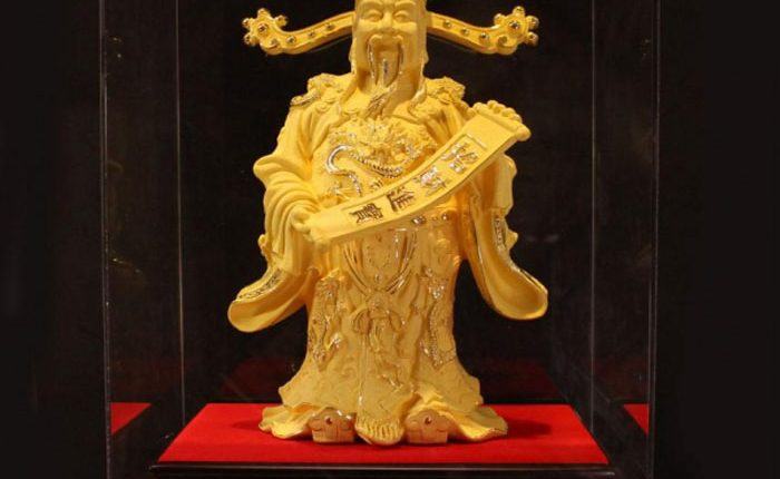 Nằm mơ thấy thần tài không chỉ giải mã con số may mắn mà còn mang đến điềm báo mộng tương lai nhất định mơ thấy thần tài đánh con gì