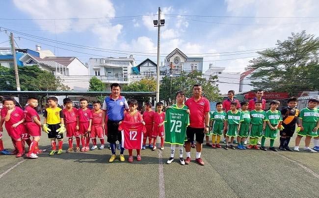 Trung tâm bóng đá Nam Việt