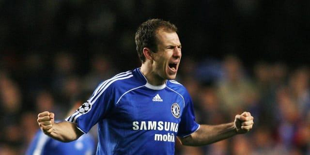 Tiền đạo phải Arjen Robben