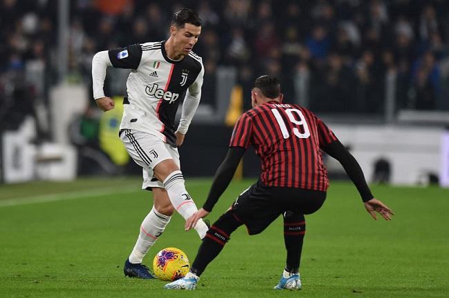 Ronaldo cũng có những pha rê bóng đỉnh cao Ronaldo cũng có những pha rê bóng đỉnh cao