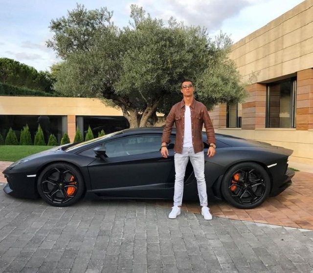 Giá của lamborghini aventador tầm nửa triệu đô la Giá của lamborghini aventador tầm nửa triệu đô la